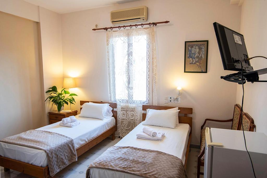 Koukonas Hotel Galaxidi Luaran gambar