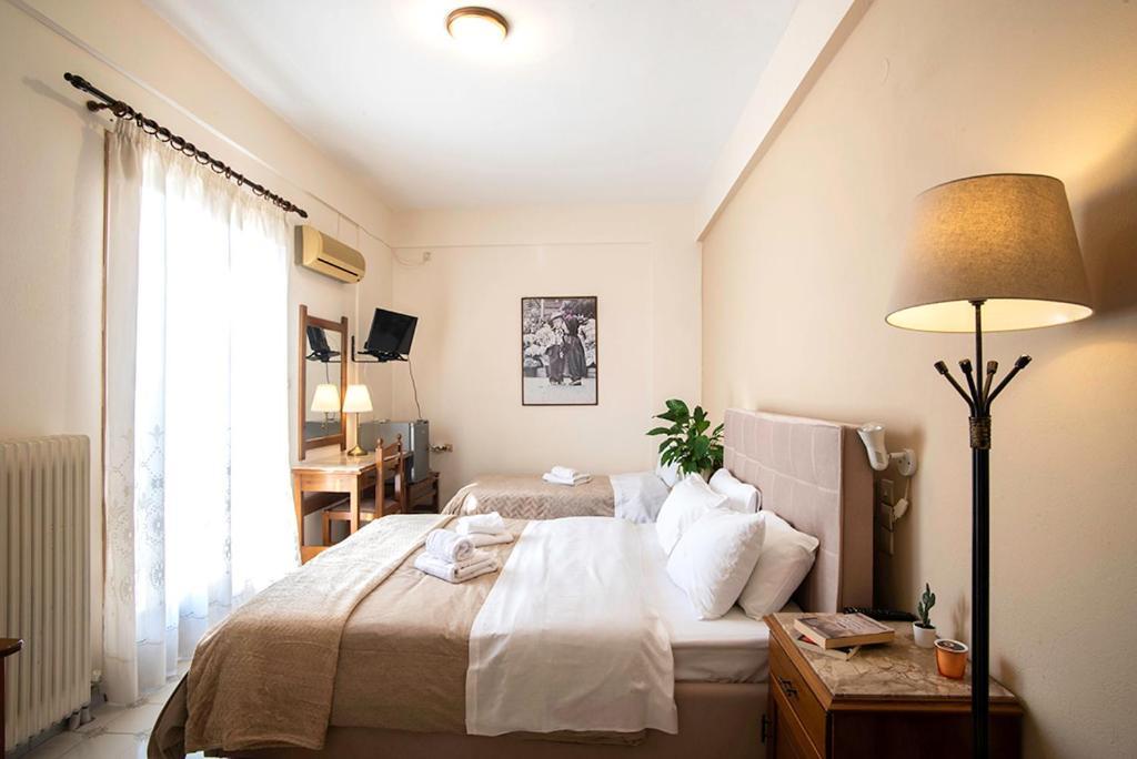 Koukonas Hotel Galaxidi Luaran gambar
