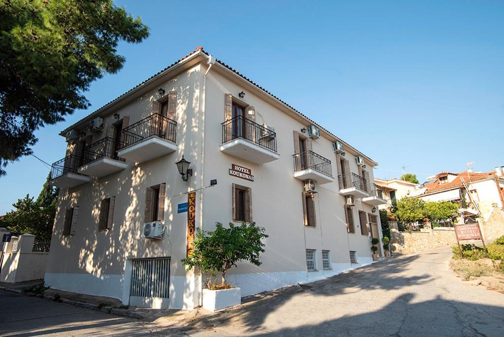 Koukonas Hotel Galaxidi Luaran gambar