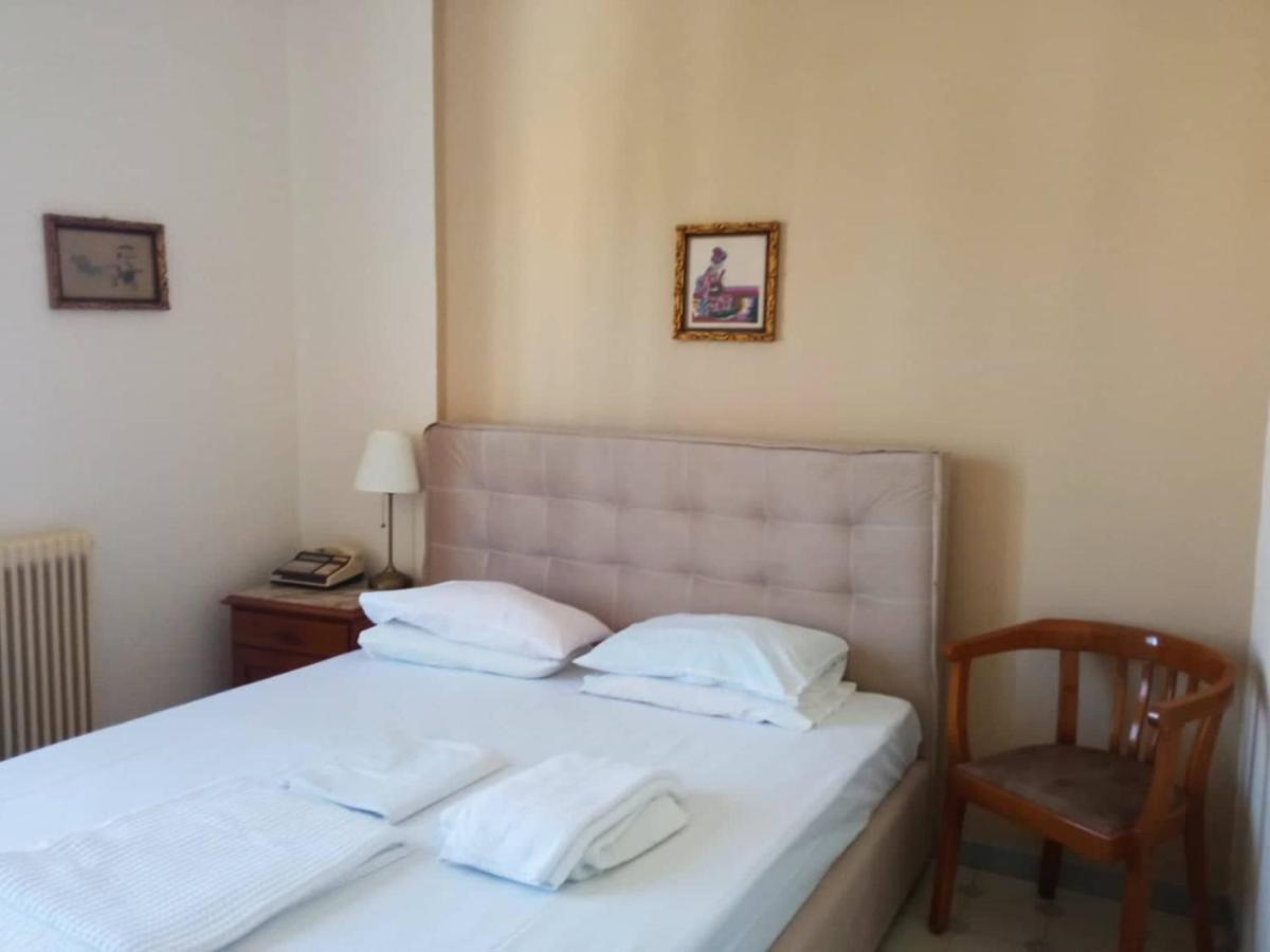 Koukonas Hotel Galaxidi Luaran gambar