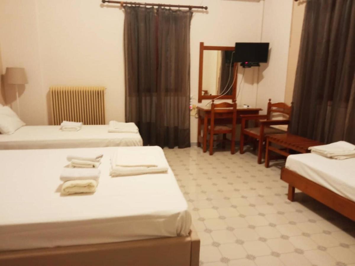 Koukonas Hotel Galaxidi Luaran gambar