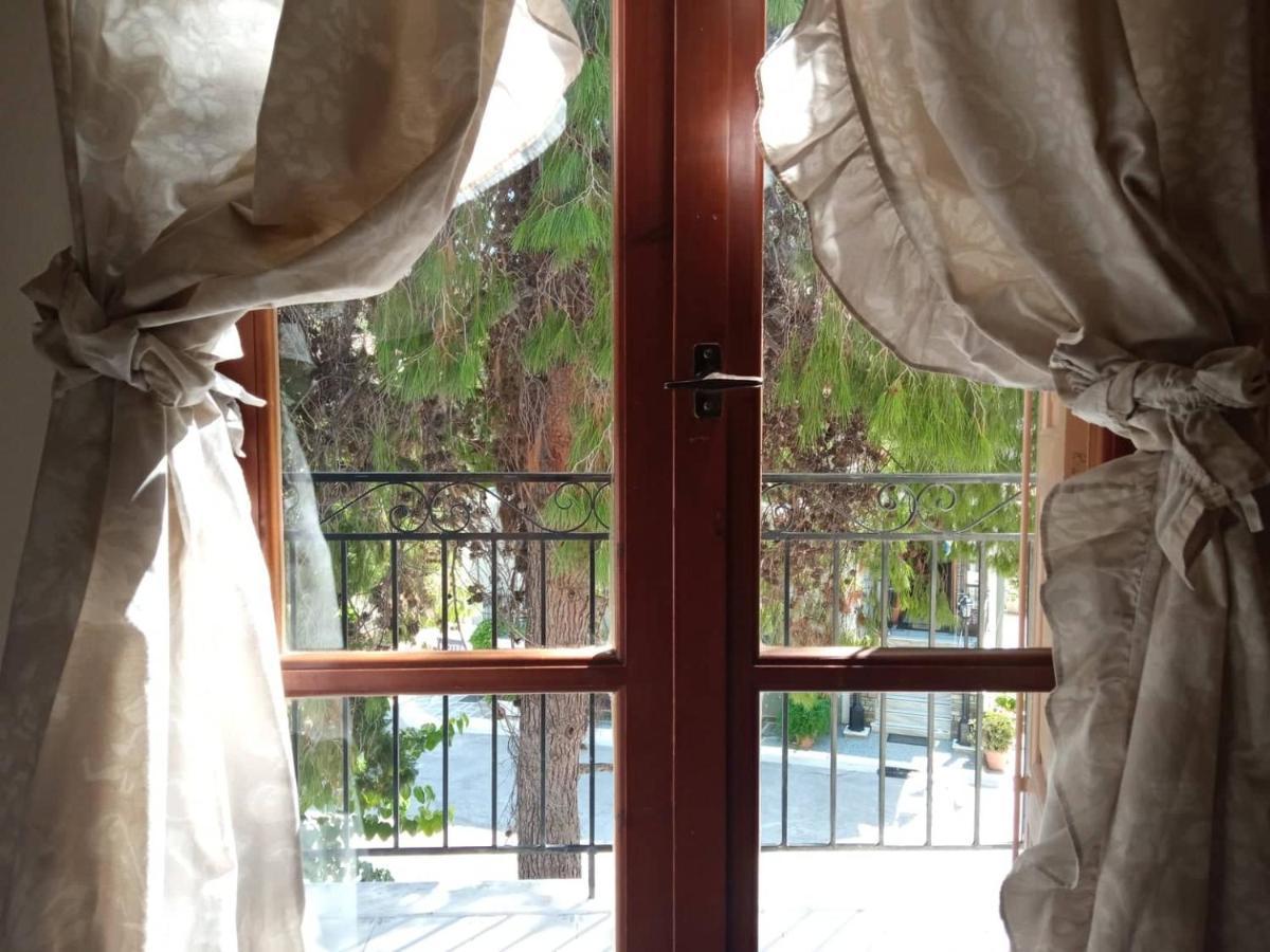 Koukonas Hotel Galaxidi Luaran gambar